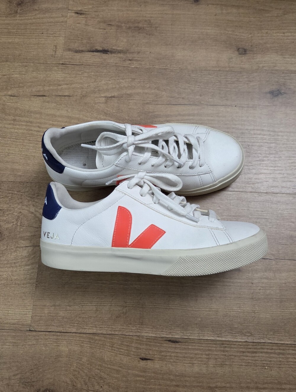 VEJA Campo Leather White, Orange Fluo Sneakers - Picture 4 of 13